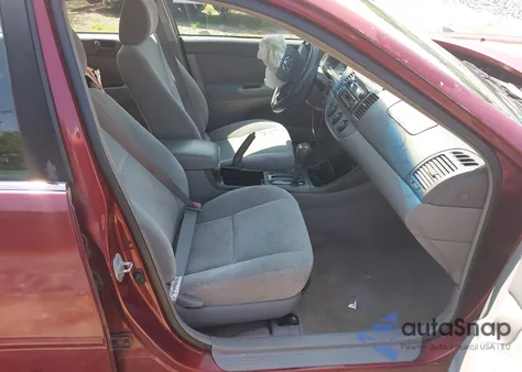 2004 Toyota Camry Le z USA, uszkodzony, nr VIN 4T1BE32K94U292915